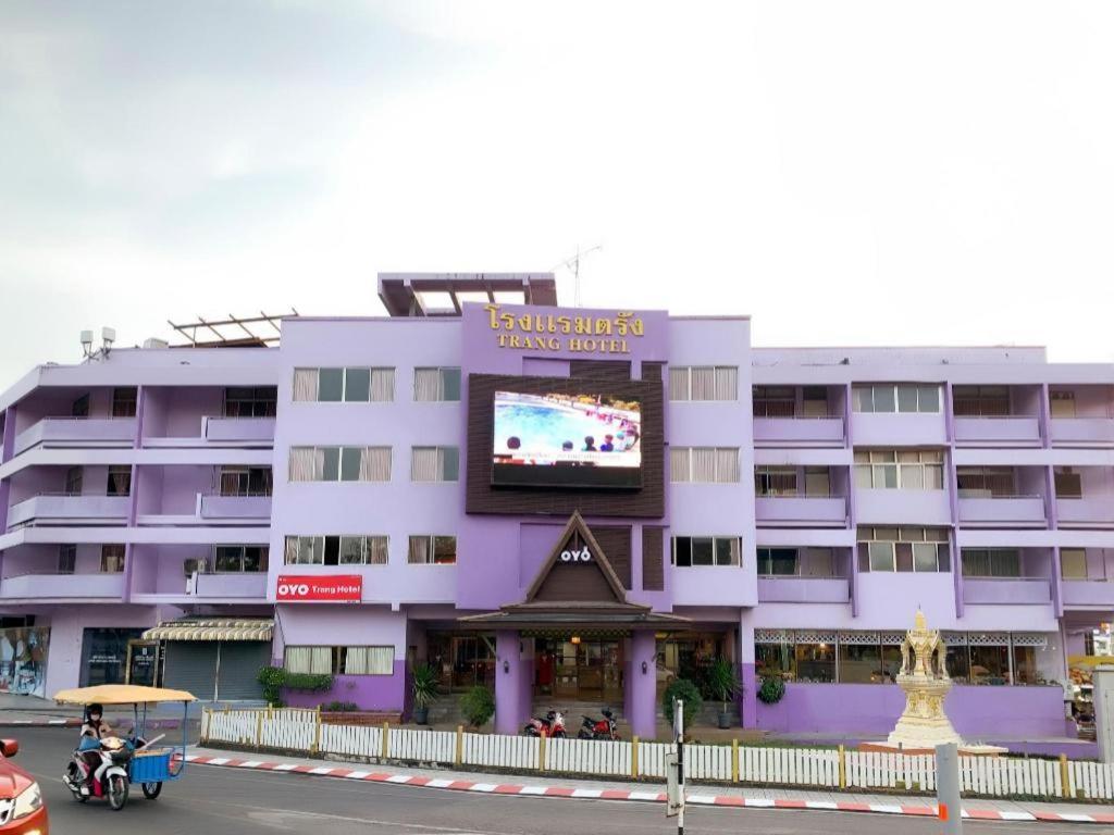 Oyo 565 Trang Hotel Exteriér fotografie