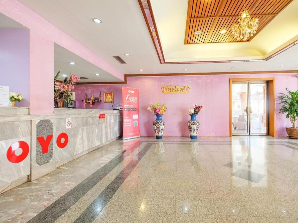 Oyo 565 Trang Hotel Exteriér fotografie
