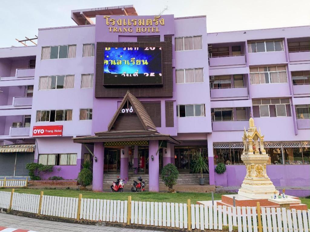 Oyo 565 Trang Hotel Exteriér fotografie