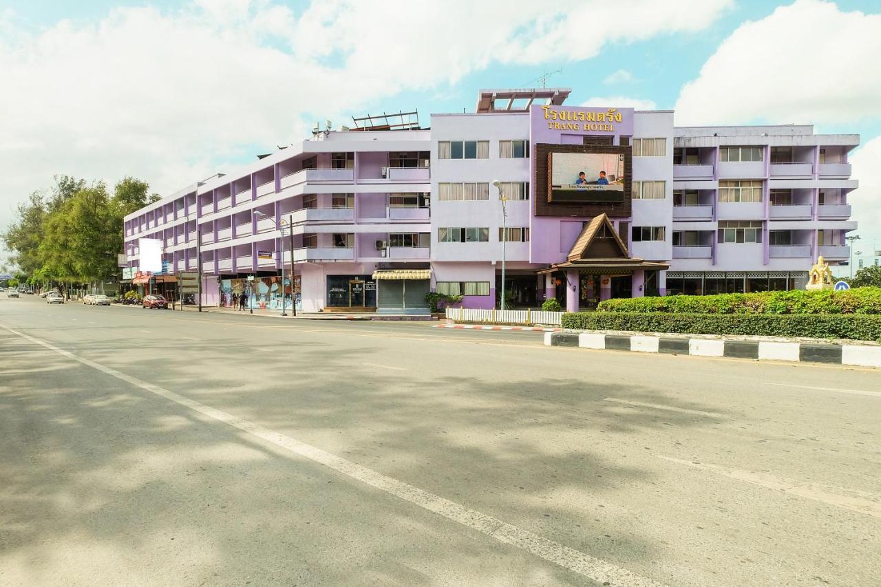 Oyo 565 Trang Hotel Exteriér fotografie