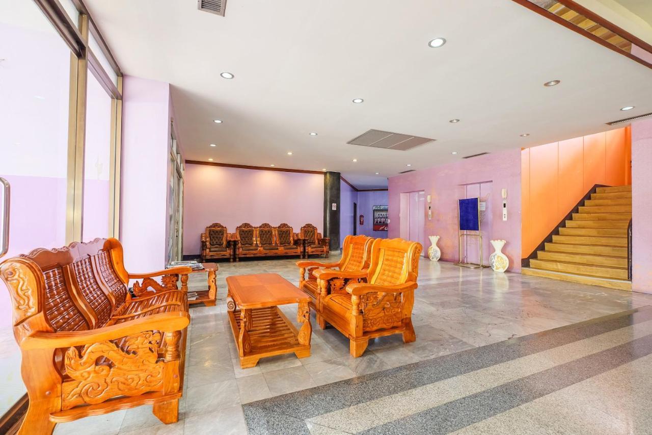 Oyo 565 Trang Hotel Exteriér fotografie
